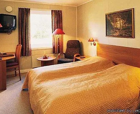 Raisi Hotell Hotel